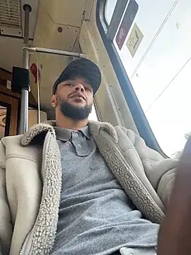 Lionayowe online show from March 21, 4:22 pm