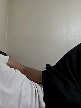 Snapshot of Mahmut_34_34_ chatting on October 19, 9:56 am Mahmut 34 34 online show from October 19, 9:56 am