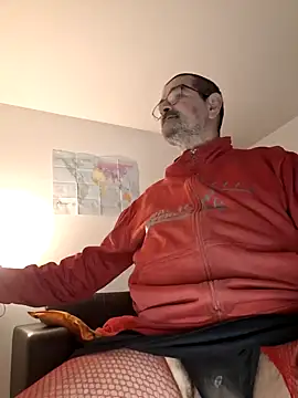 Snapshot of silvio-aus-luzern-CH chatting on January 4, 3:39 pm silvio-aus-luzern-CH online show from January 4, 3:39 pm
