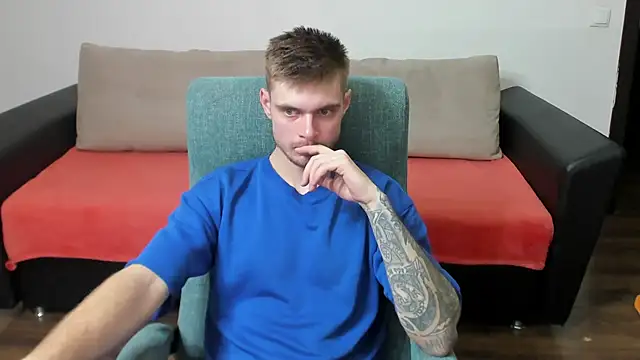 maks wolfis online show from February 3, 5:35 pm