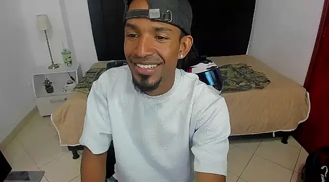 Snapshot of anhtony_wayans chatting on January 8, 11:30 pm anhtony wayans online show from January 8, 11:30 pm