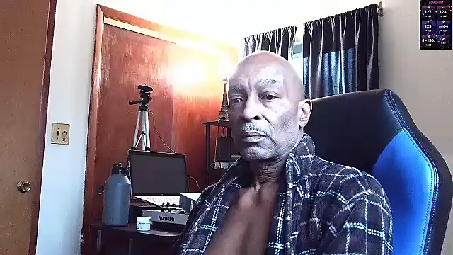 longdick4you8686 online show from March 3, 9:32 pm