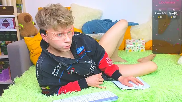 LandelRay online show from March 19, 6:44 pm