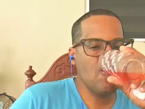 thesugar32 online show from February 21, 2:07 pm