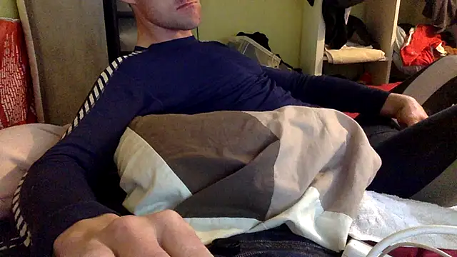 Snapshot of londonfuckwhore chatting on October 20, 12:42 pm londonfuckwhore online show from October 20, 12:42 pm