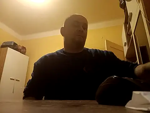 Snapshot of MrWhitePL chatting on February 25, 5:47 pm MrWhitePL online show from February 25, 5:47 pm