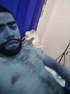 Snapshot of Aroon_Stonne chatting on December 23, 3:29 am Aroon Stonne online show from December 23, 3:29 am