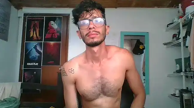 Snapshot of alisterxxx chatting on January 2, 12:24 pm alisterxxx online show from January 2, 12:24 pm