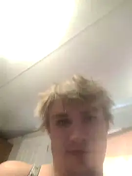 Snapshot of MaddyC6992 chatting on October 30, 6:31 pm MaddyC6992 online show from October 30, 6:31 pm