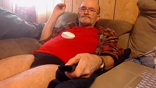 snickers1 online show from April 7, 1:33 pm