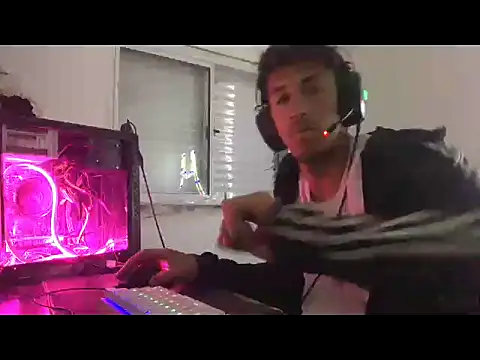 axel2leiva online show from October 13, 6:30 am