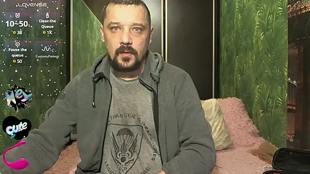 DanielOhCool online show from December 23, 8:22 am