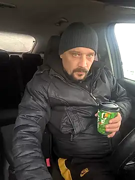 DanielOhCool online show from December 12, 11:40 am