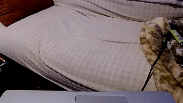 justinewe69 online show from December 4, 3:52 pm