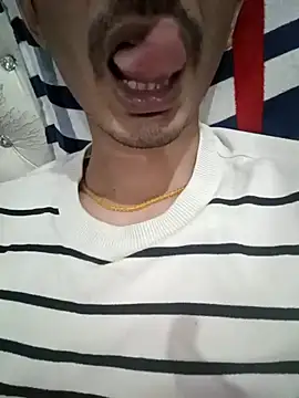 dreamtoungelick69 online show from December 12, 7:37 pm