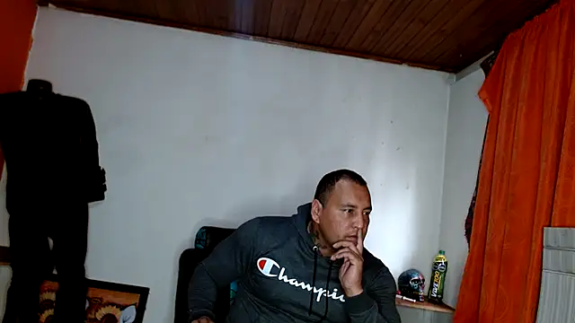 Snapshot of hardrock982 chatting on March 17, 1:52 pm hardrock982 online show from March 17, 1:52 pm