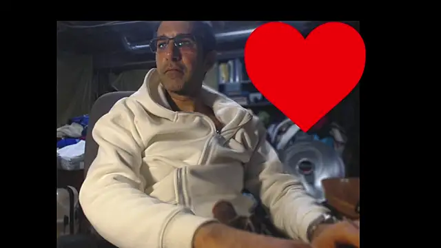 Gsmile1 online show from April 11, 6:11 pm