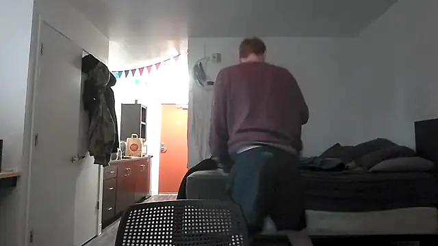 Snapshot of SilasRed chatting on December 29, 6:27 pm SilasRed online show from December 29, 6:27 pm