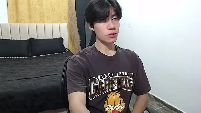 Elio-cam online show from December 25, 8:18 am