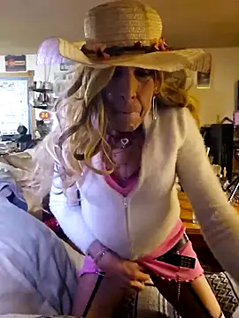 CROSSCOUNTRY1 online show from January 21, 12:02 pm