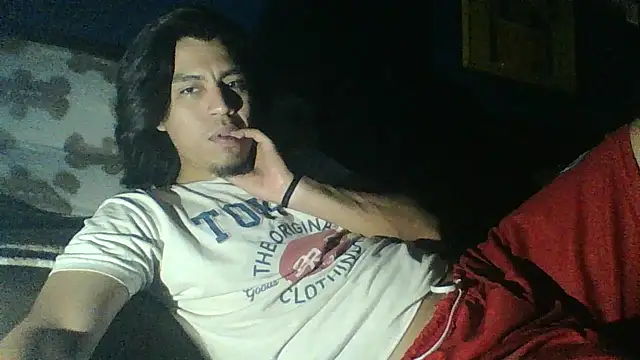 AlexAlejandro13 online show from March 11, 7:04 am