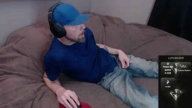 MaxRouger online show from April 1, 10:39 am