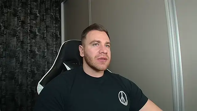 Thori92 online show from March 4, 6:26 pm