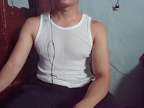 Snapshot of crazyneighbo_r chatting on October 14, 11:01 pm crazyneighbo r online show from October 14, 11:01 pm