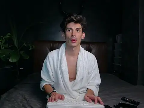 Snapshot of DanielCrush1 chatting on September 27, 9:45 pm DanielCrush1 online show from September 27, 9:45 pm