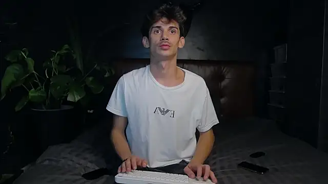 Snapshot of DanielCrush1 chatting on September 28, 9:46 pm DanielCrush1 online show from September 28, 9:46 pm