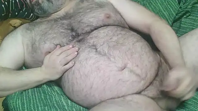Snapshot of mikeyhotbear chatting on January 6, 8:57 am mikeyhotbear online show from January 6, 8:57 am