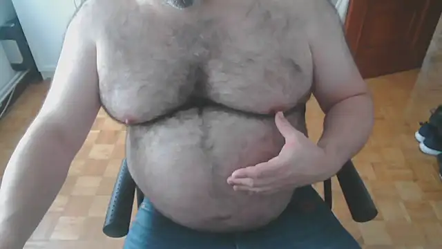 Snapshot of mikeyhotbear chatting on October 21, 12:41 pm mikeyhotbear online show from October 21, 12:41 pm