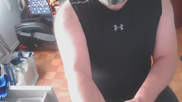 Snapshot of mikeyhotbear chatting on January 13, 5:02 pm mikeyhotbear online show from January 13, 5:02 pm