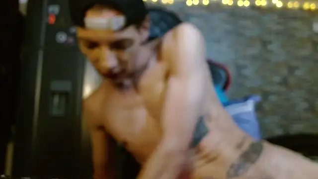 omar alurba online show from April 15, 11:26 pm