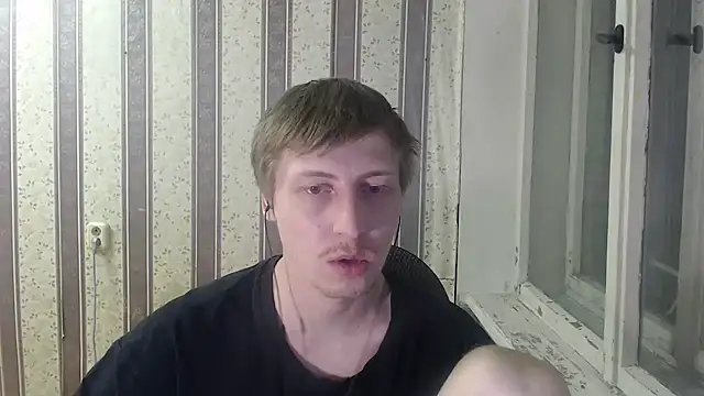 Snapshot of darienlarge chatting on February 7, 10:09 pm darienlarge online show from February 7, 10:09 pm