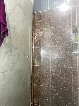 Leon Wild online show from March 25, 2:26 am