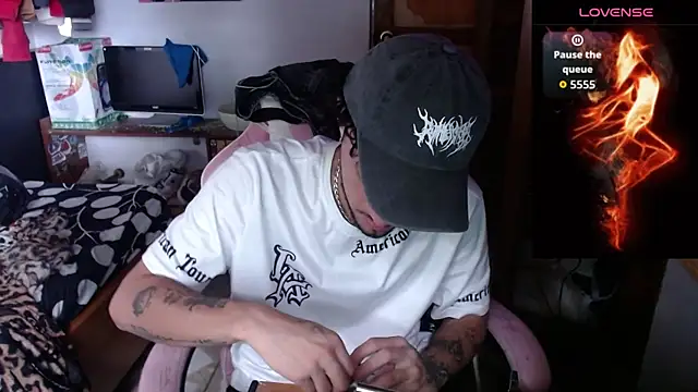 Apolo S online show from April 6, 8:42 pm