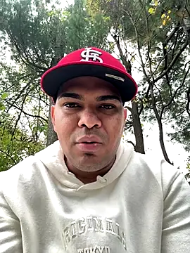 Snapshot of marhi32 chatting on October 24, 9:27 pm marhi32 online show from October 24, 9:27 pm