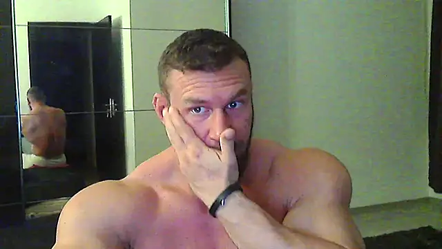muscularkevin online show from February 28, 4:22 am