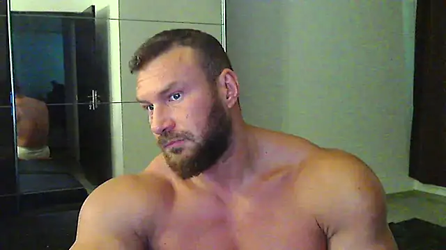muscularkevin online show from May 30, 4:12 am