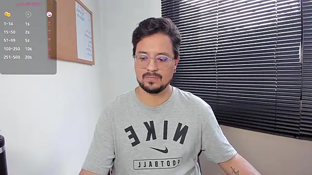 DaviidEvans  online show from December 2, 2:17 pm