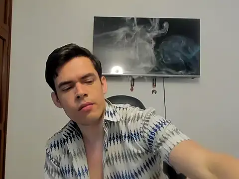 Lucian Gomez  online show from October 16, 7:11 pm