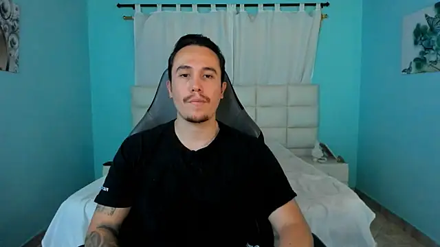 juan  jimenez online show from April 18, 10:53 pm