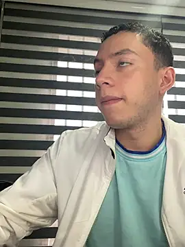 davinalhot online show from April 11, 6:44 pm