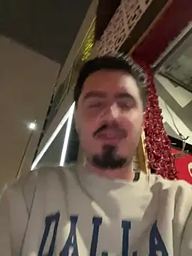 Snapshot of Bbyboyivan chatting on December 28, 5:23 am Bbyboyivan online show from December 28, 5:23 am