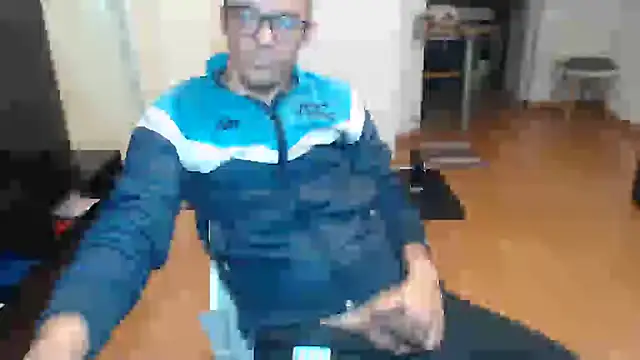 guachin hunk online show from May 31, 4:24 am