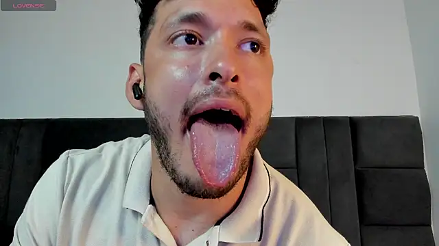 alejandro  2 online show from June 1, 6:19 pm