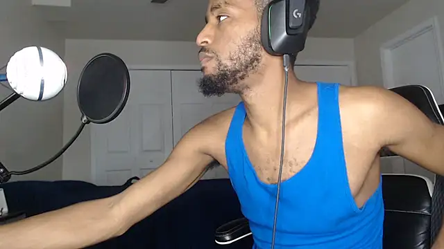 ChrisVacher online show from November 3, 10:00 pm