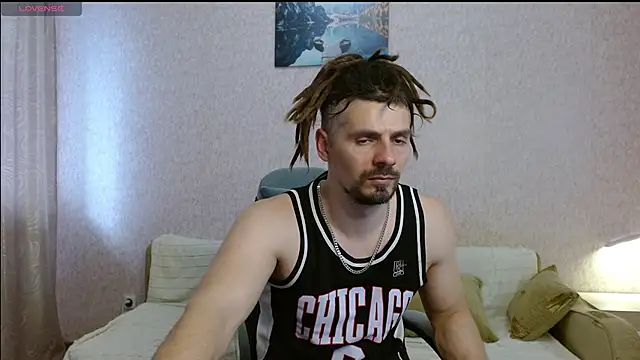 Aestheticguy101 online show from May 23, 2:33 pm
