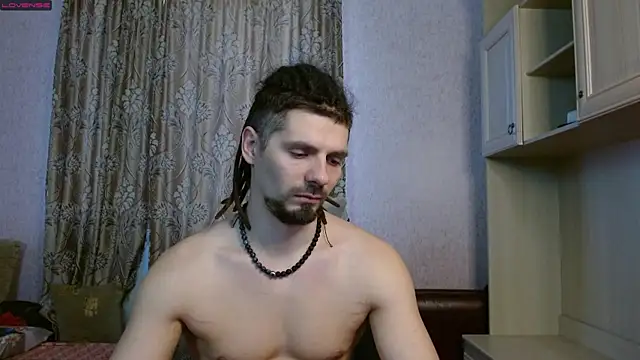 Aestheticguy101 online show from January 9, 8:45 am